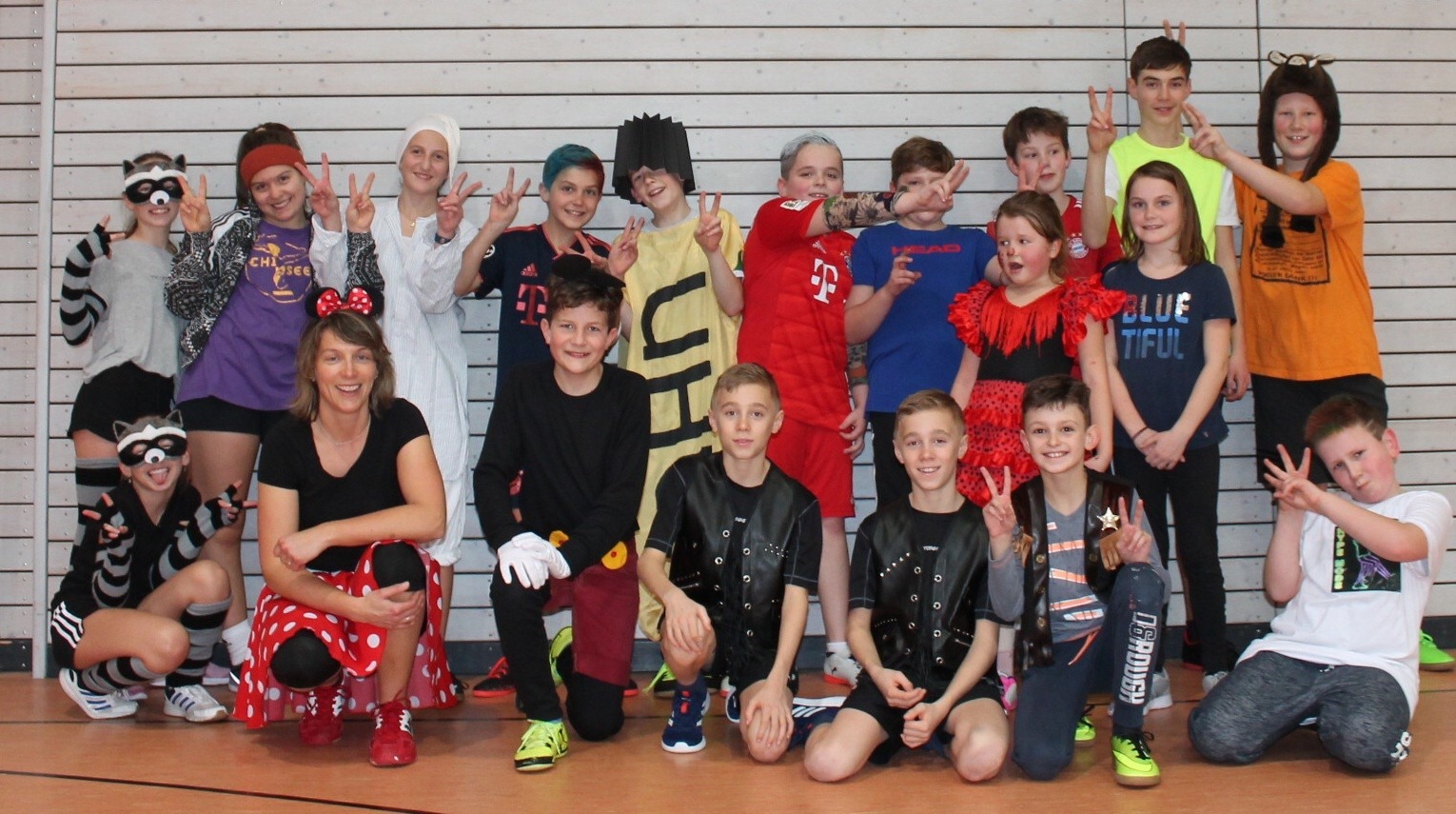 Read more about the article Sportlicher Fasching bei der Obinger Skijugend